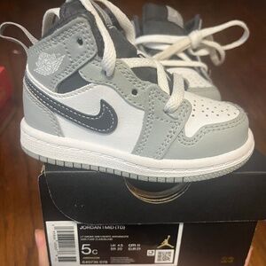 Jordan 1 (Mid)